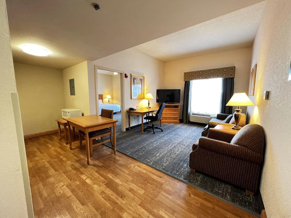 Hyatt House Colorado Springs Airport Hotel Exterior photo